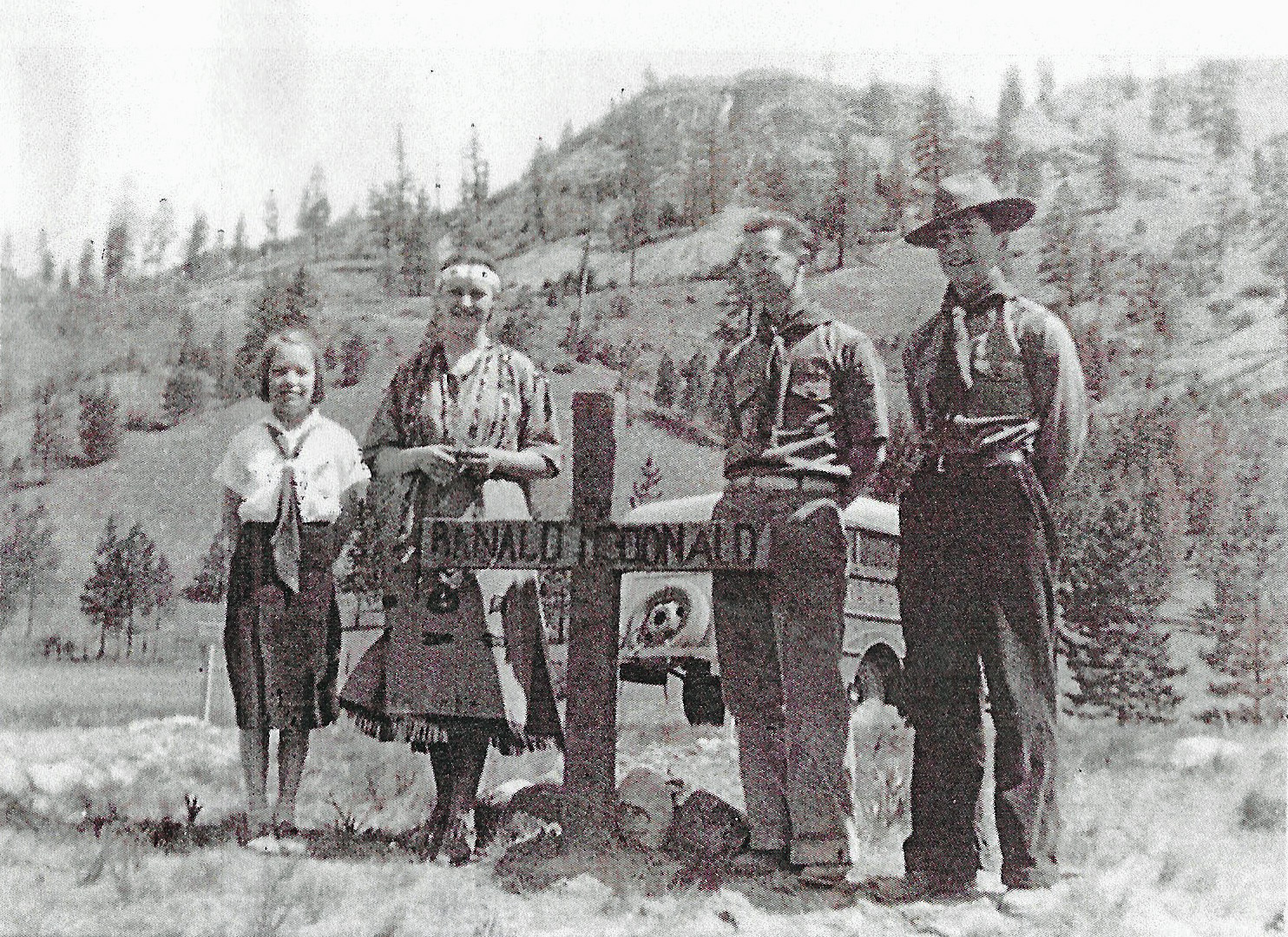 Dick-Slagle-original-grave-photos-1937.jpg